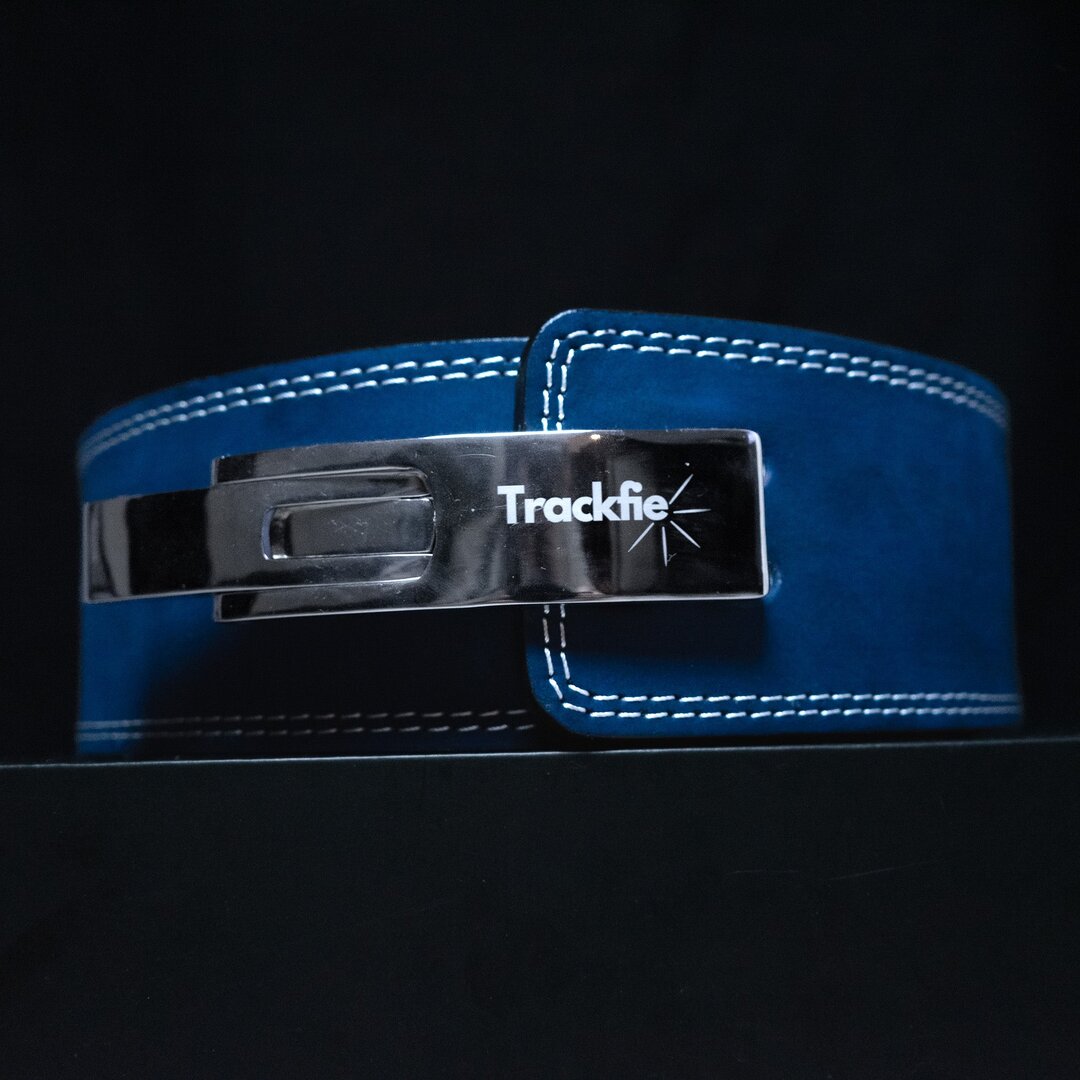 Navy blåt Trackfie lever belt set forfra