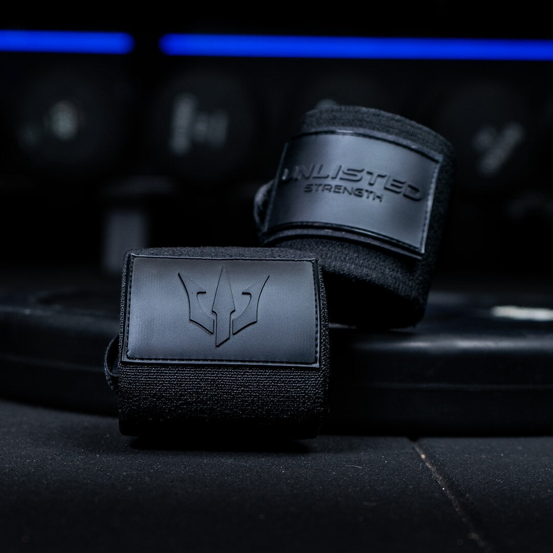 Sorte Unlisted Strength wrist wraps rullet op