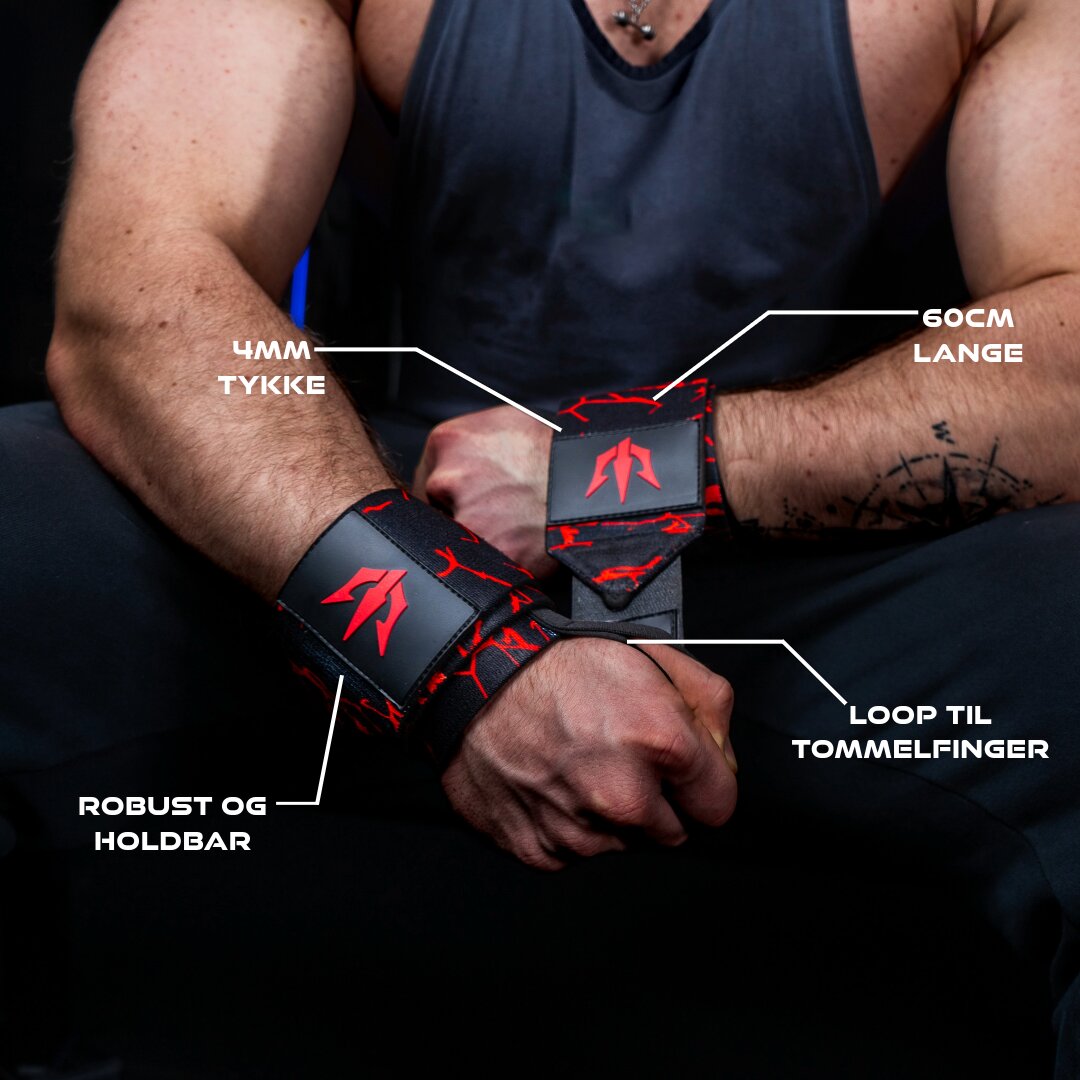 and strammer sine røde wrist wraps rundt om sit håndled imens specifikationer er fremhævet med streger ud fra dem